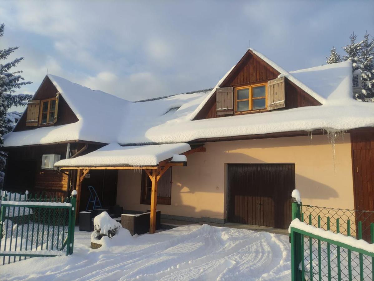 Gospodarstwo Agroturystyczne U Stasikow Spytkowice  Exterior foto