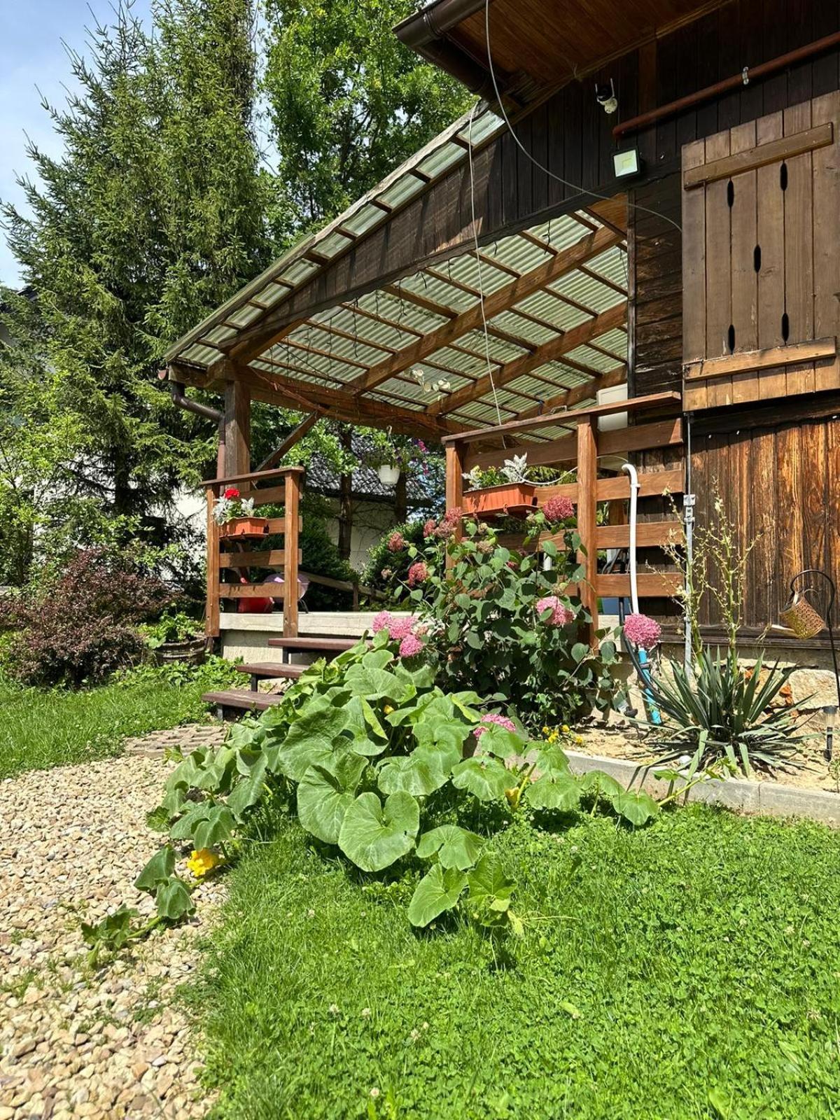 Gospodarstwo Agroturystyczne U Stasikow Spytkowice  Exterior foto
